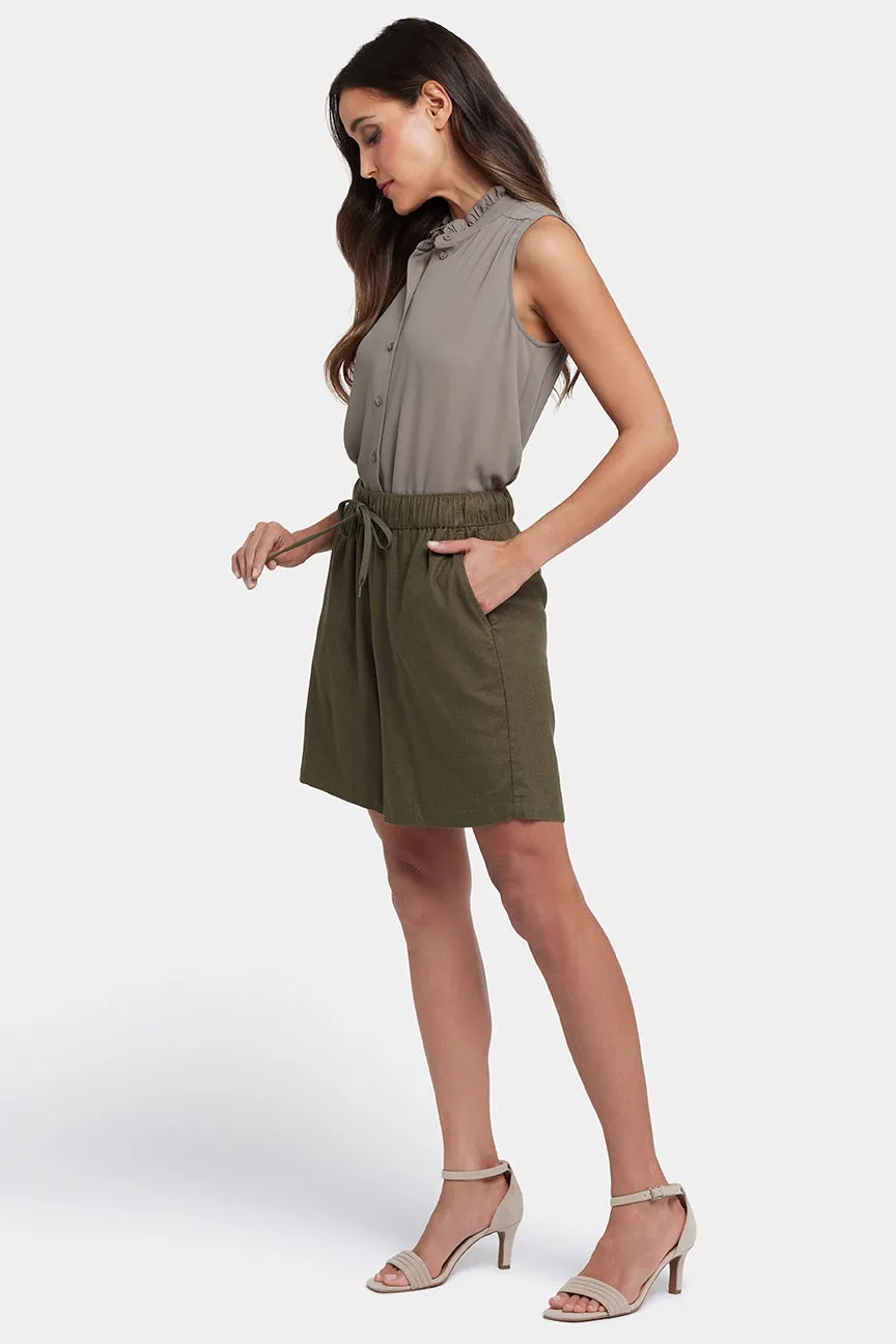 Breezy Bermuda Shorts In Stretch Linen | Bay Leaf