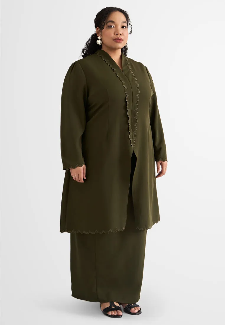 Lestari Minimalist Elegant Scallop Embroidery Kebaya Set