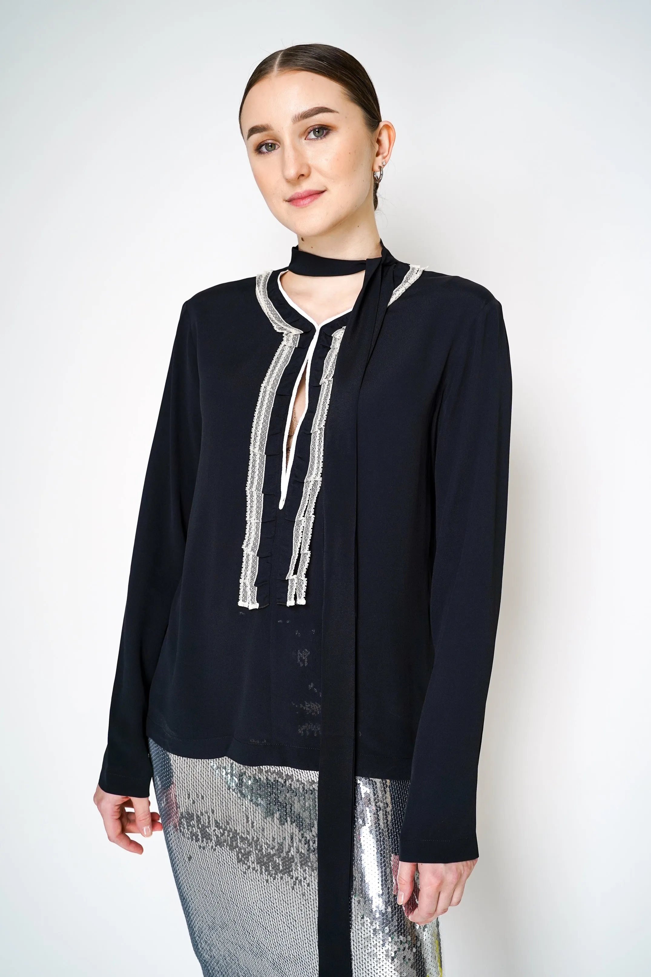 Nº21 Silk Crepe Blouse with Contrasting Lace Bib Front in Black