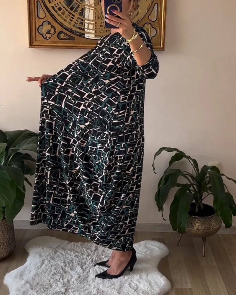 Retro style long-sleeved dress