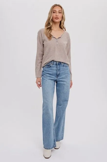 Reverse Seam Henley Top In Mushroom