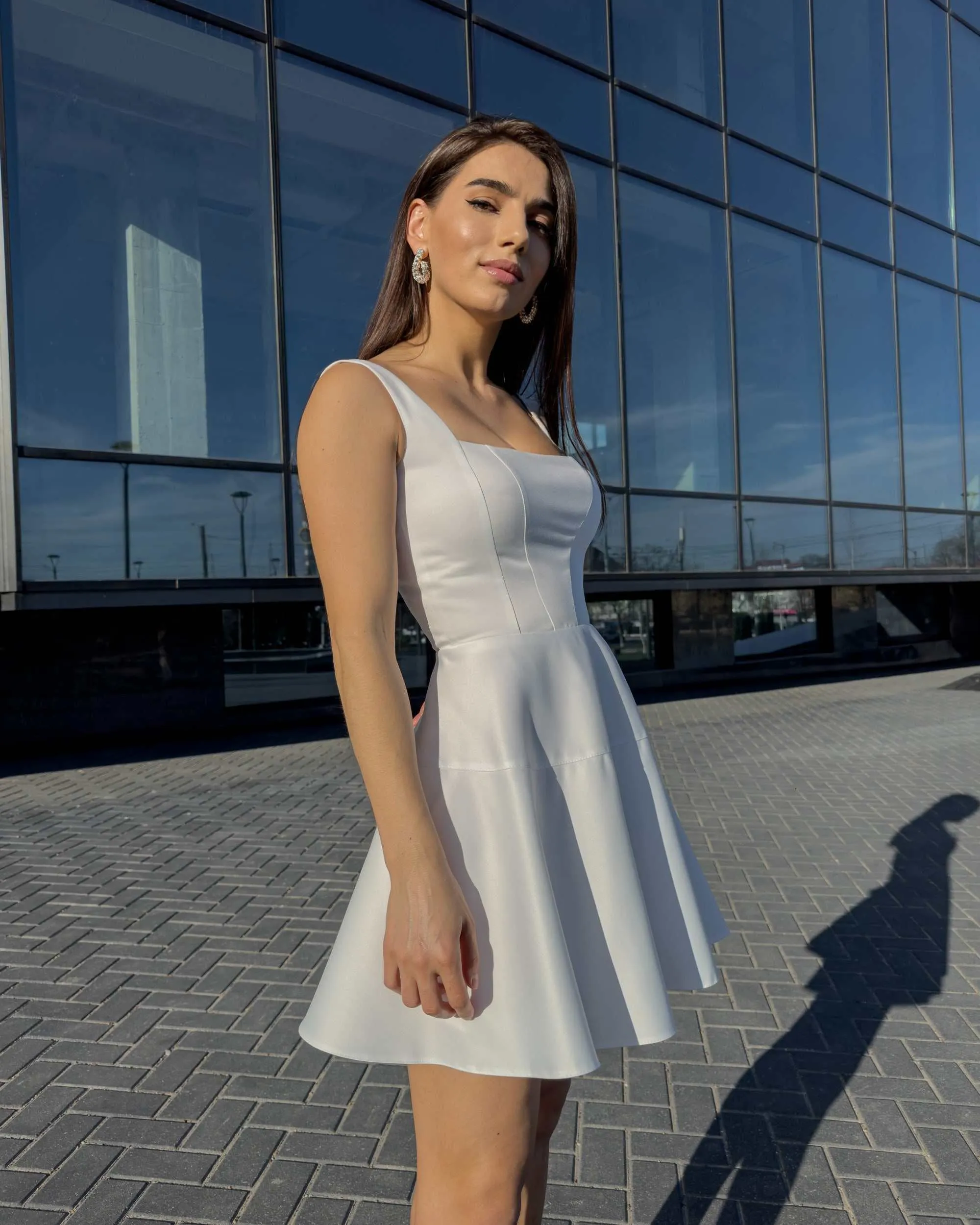 Rochie alba eleganta scurta