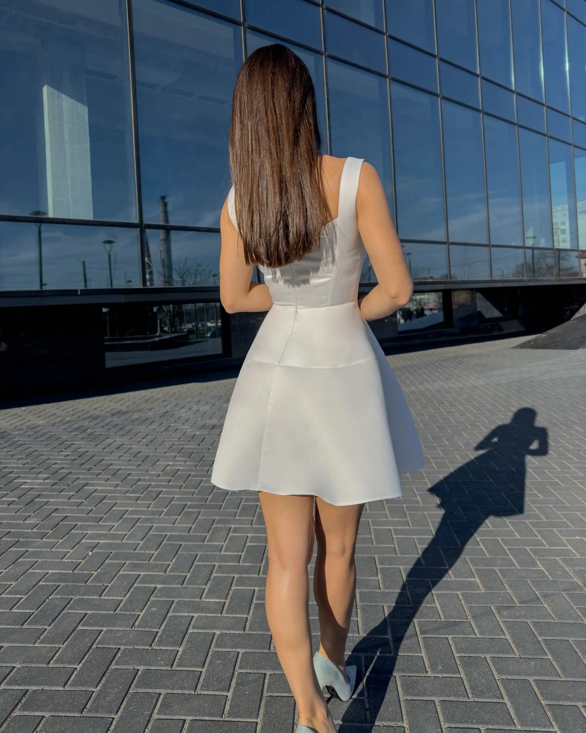 Rochie alba eleganta scurta