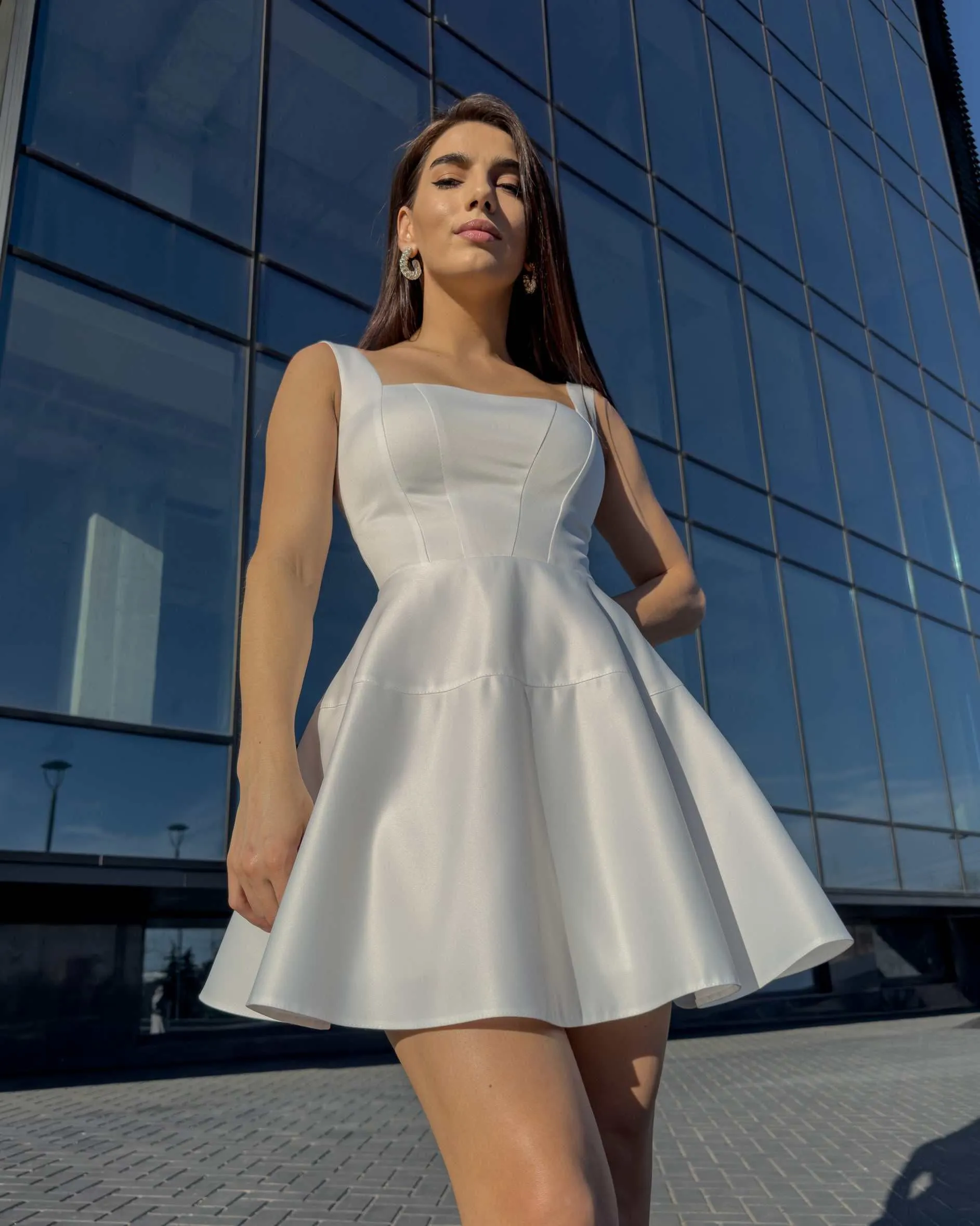 Rochie alba eleganta scurta