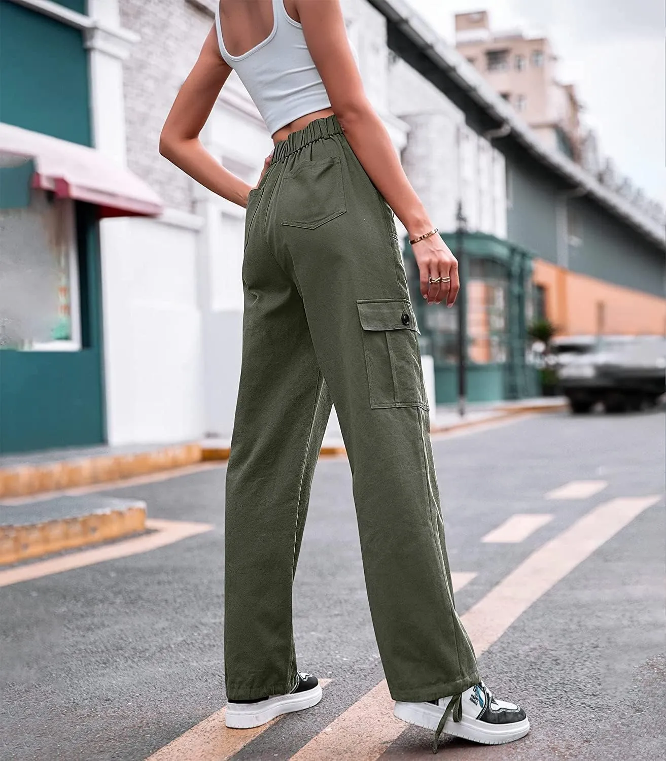 utcoco Women's High Waist Straight Leg Cargo Pants Casual Relaxed Fit Multiple Pockets Work Pants