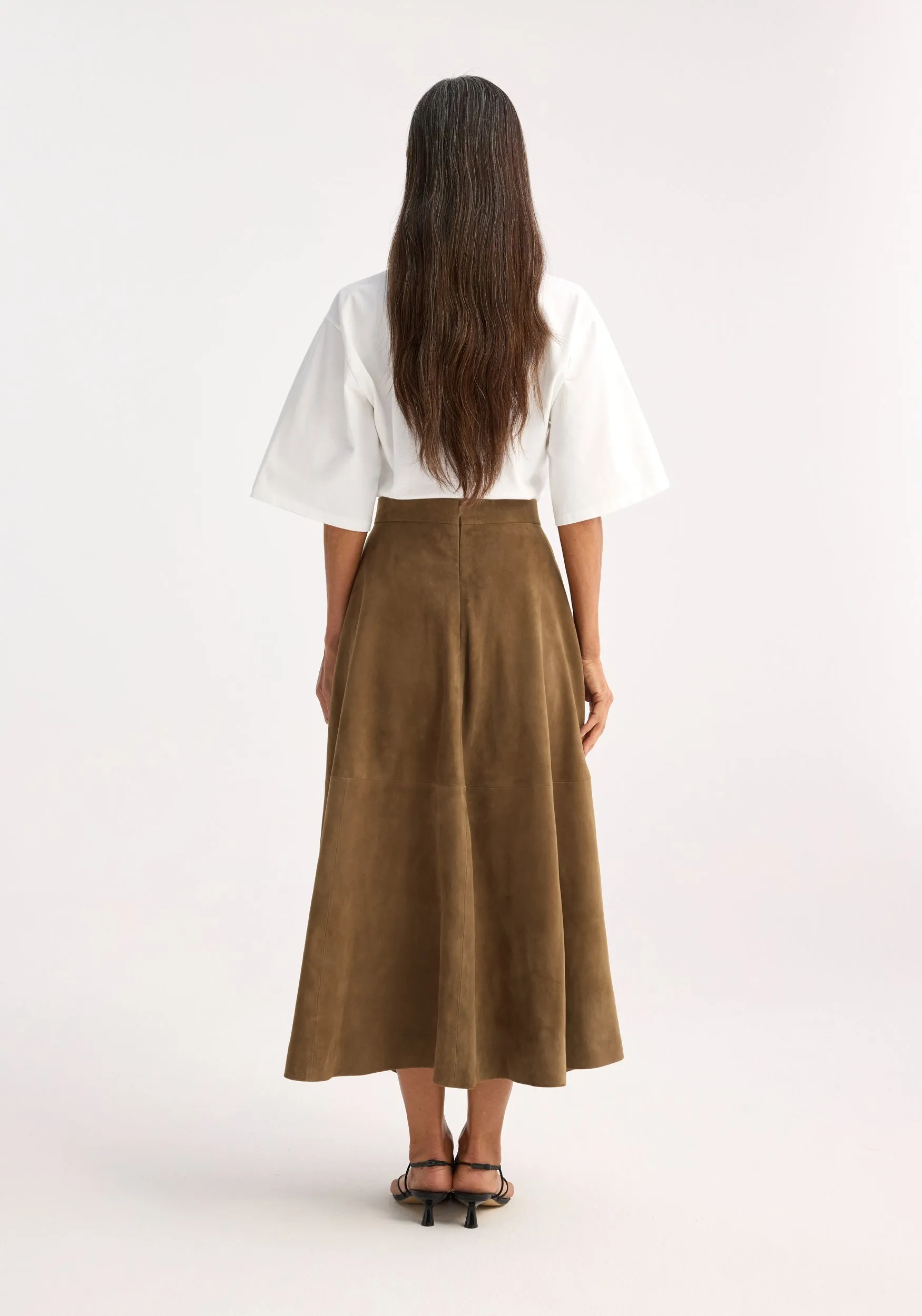 Voluminous a-line suede skirt | light khaki