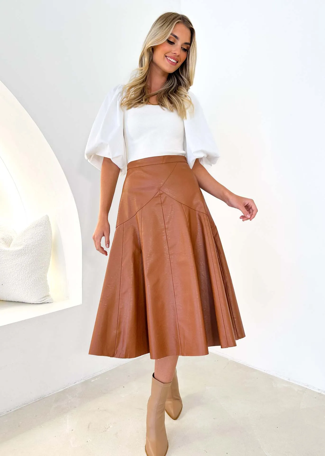 Women's High-Waisted Mid-Length Pleated Leather Skirt